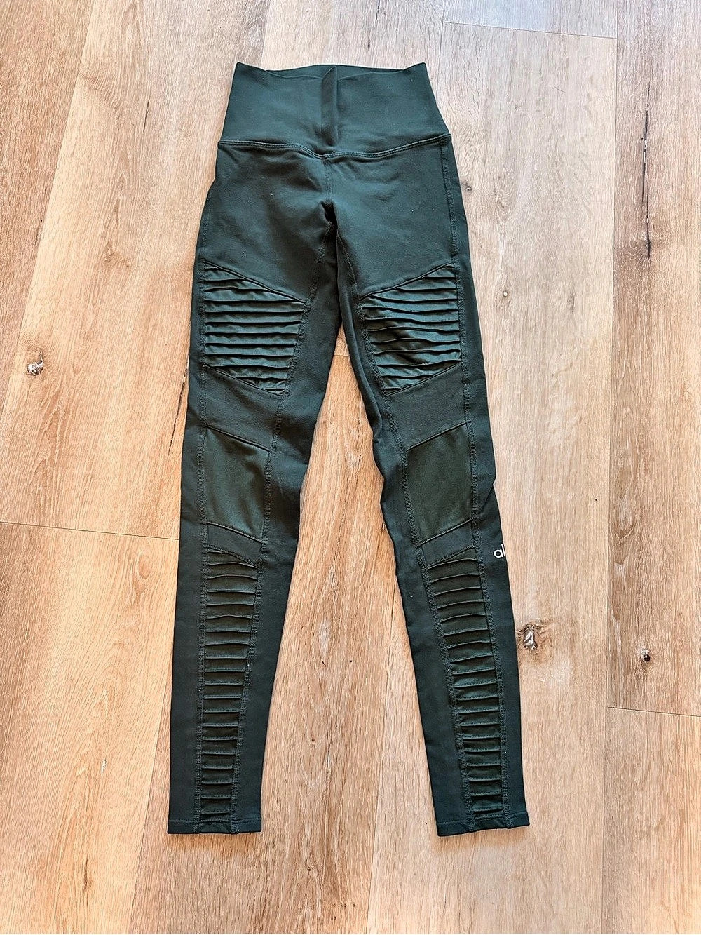 Alo Moto Leggings in Green